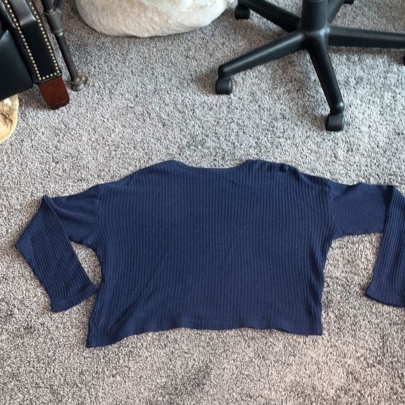 Old Navy Long sleeve crop top waffle weave material size medium - Picture 4 of 4